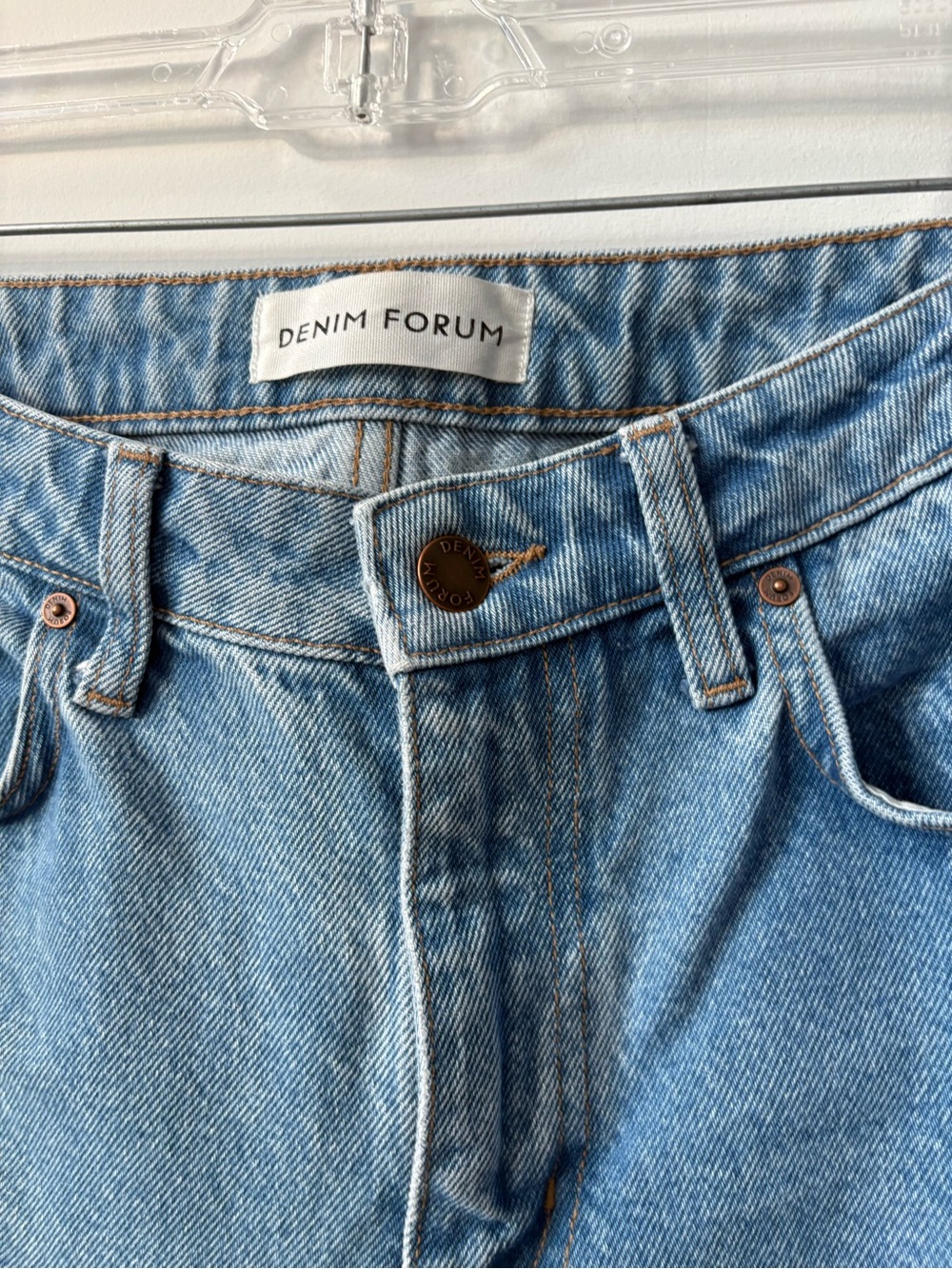 Denim Forum
THE '90S VINTAGE LO-RISE CUFFED JEAN